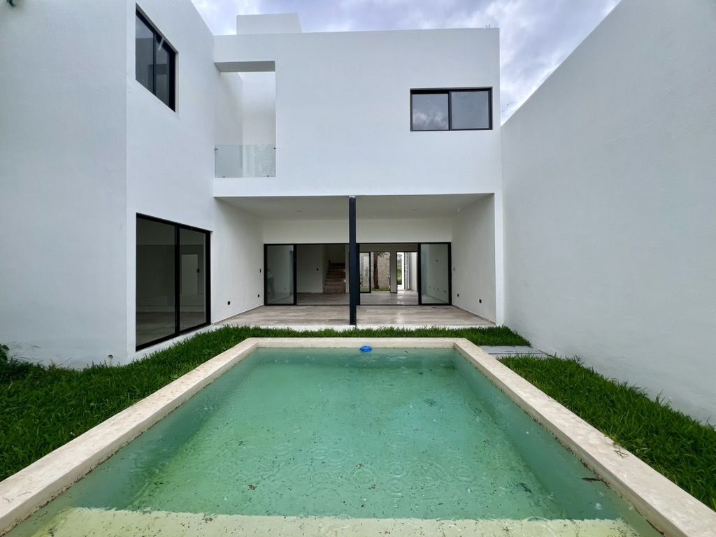 1 of 17: PISCINA