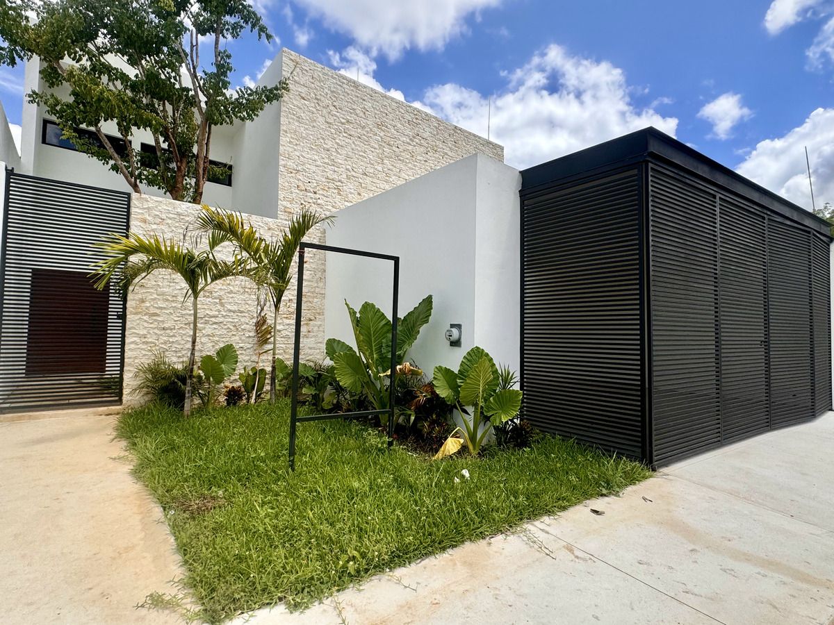 2 of 17: FACHADA