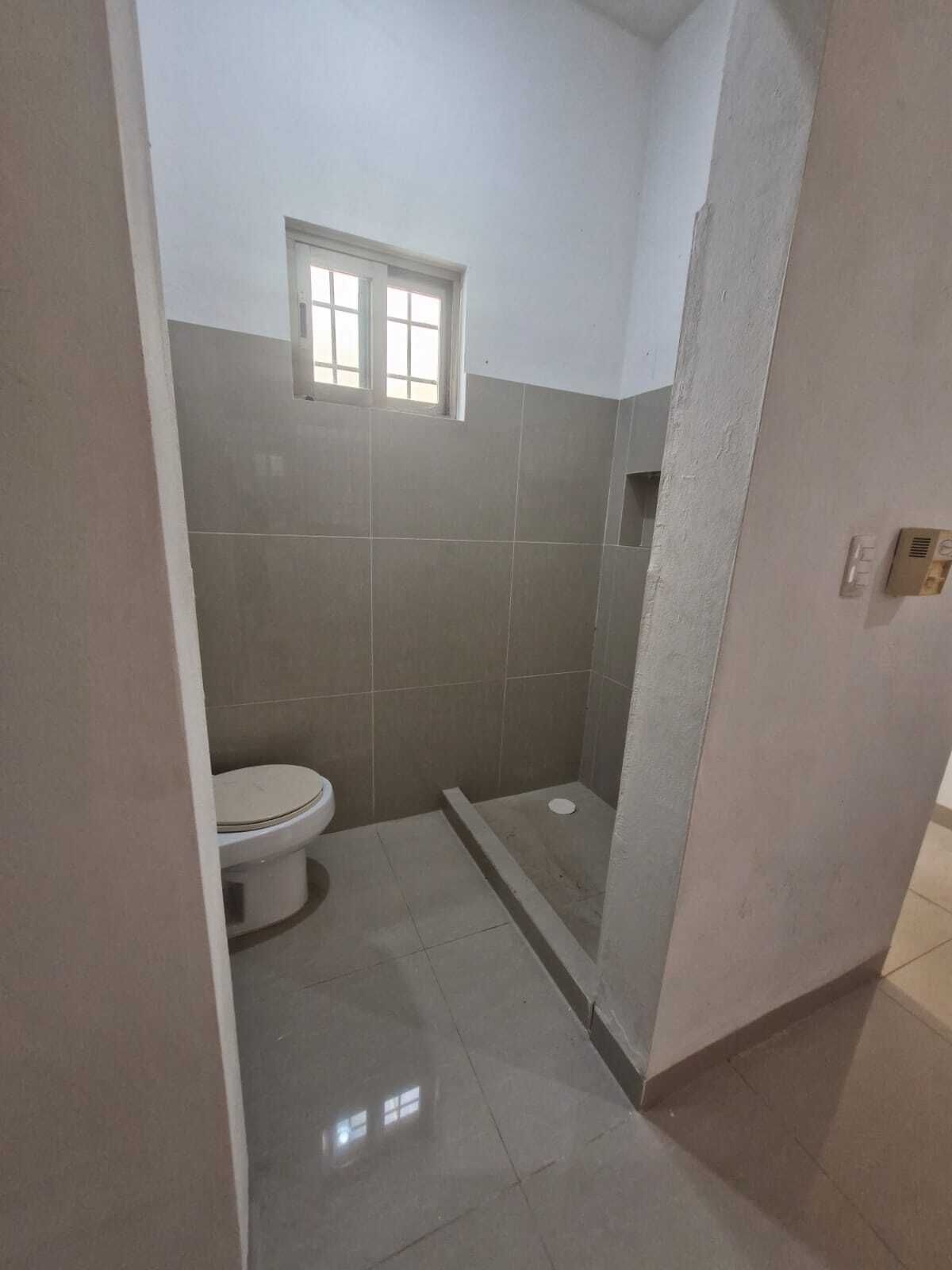13 de 21: BAÑO DE CUARTO DE SERVICIO
