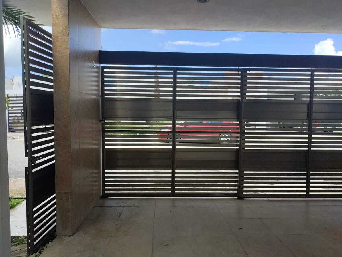 6 of 16: Cochera techada