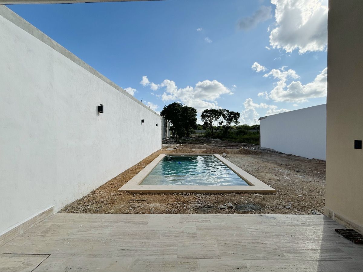 CASA en VENTA, 3 habitaciones, PISCINA, RESIDENCIAL