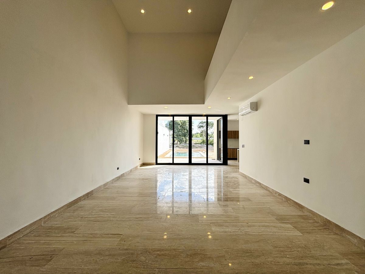 CASA en VENTA, 3 habitaciones, PISCINA, RESIDENCIAL