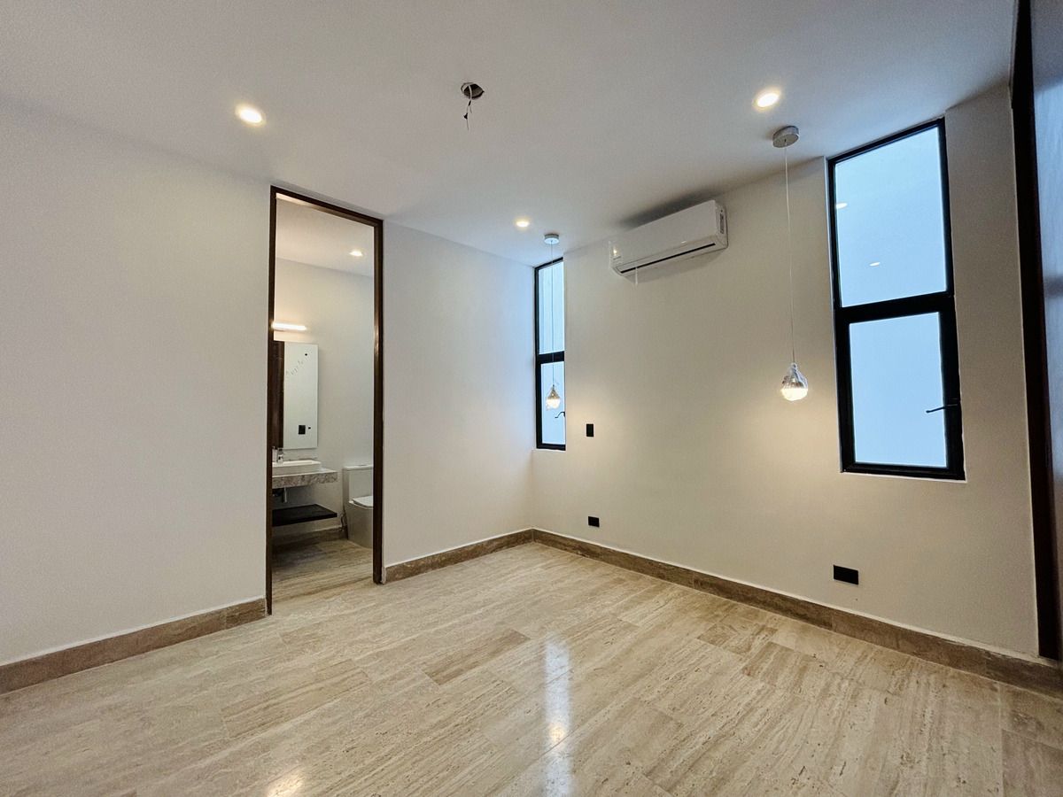 CASA en VENTA, 3 habitaciones, PISCINA, RESIDENCIAL