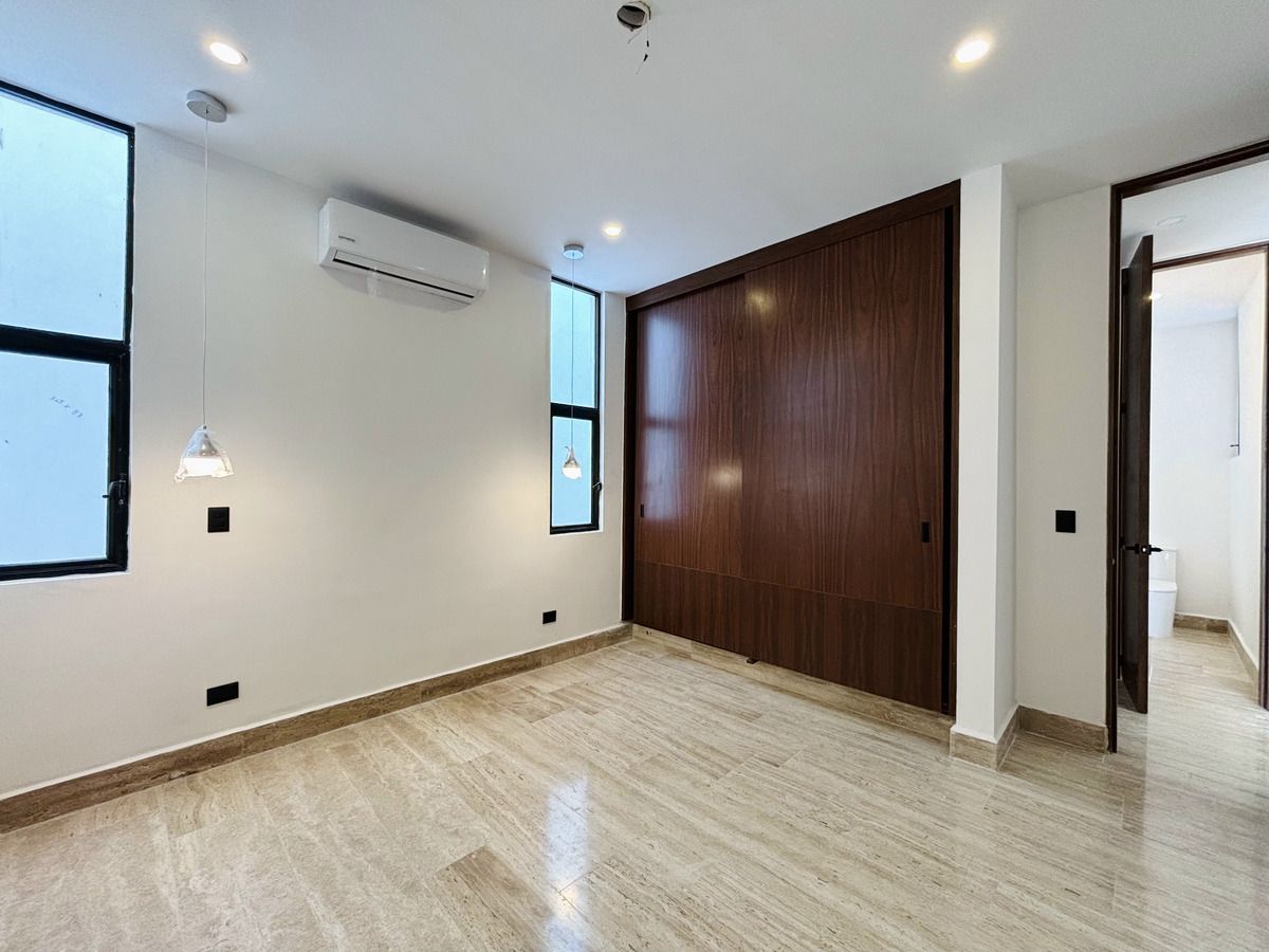 CASA en VENTA, 3 habitaciones, PISCINA, RESIDENCIAL