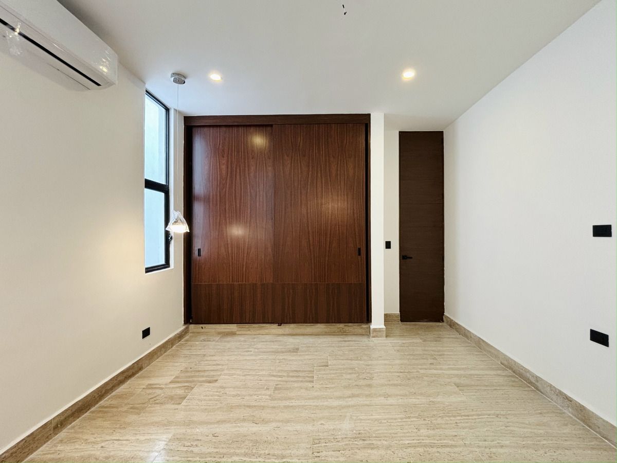 CASA en VENTA, 3 habitaciones, PISCINA, RESIDENCIAL