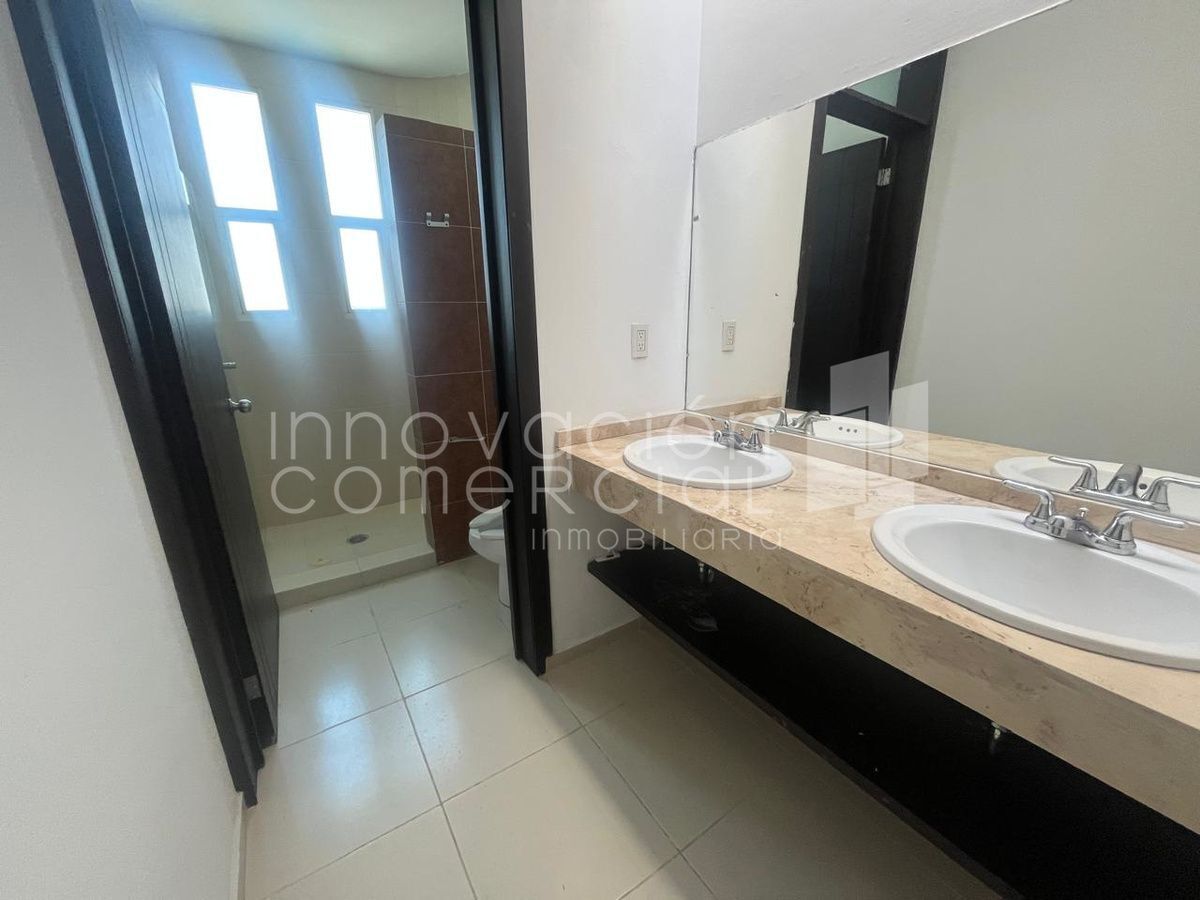 16 de 25: Baño secundario
