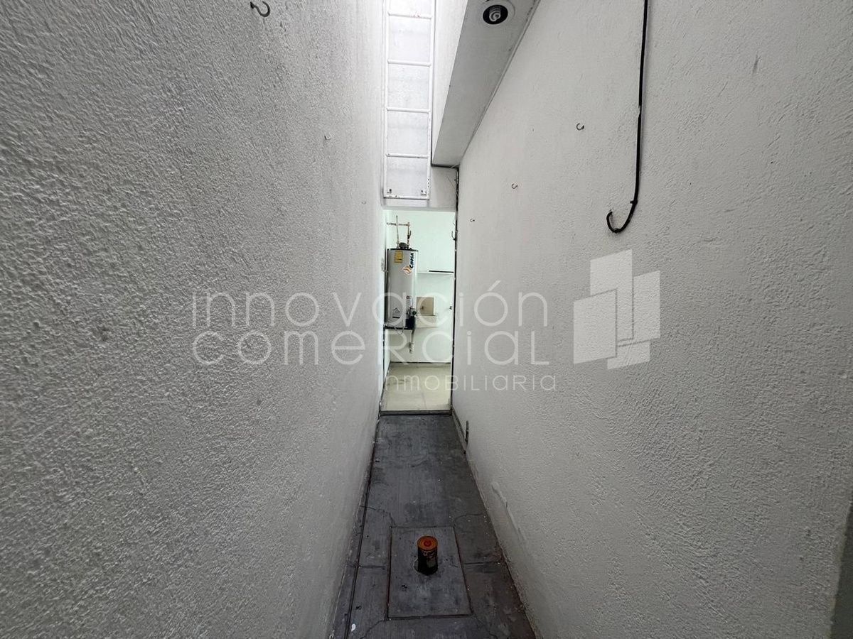 22 de 25: Pasillo de servicio