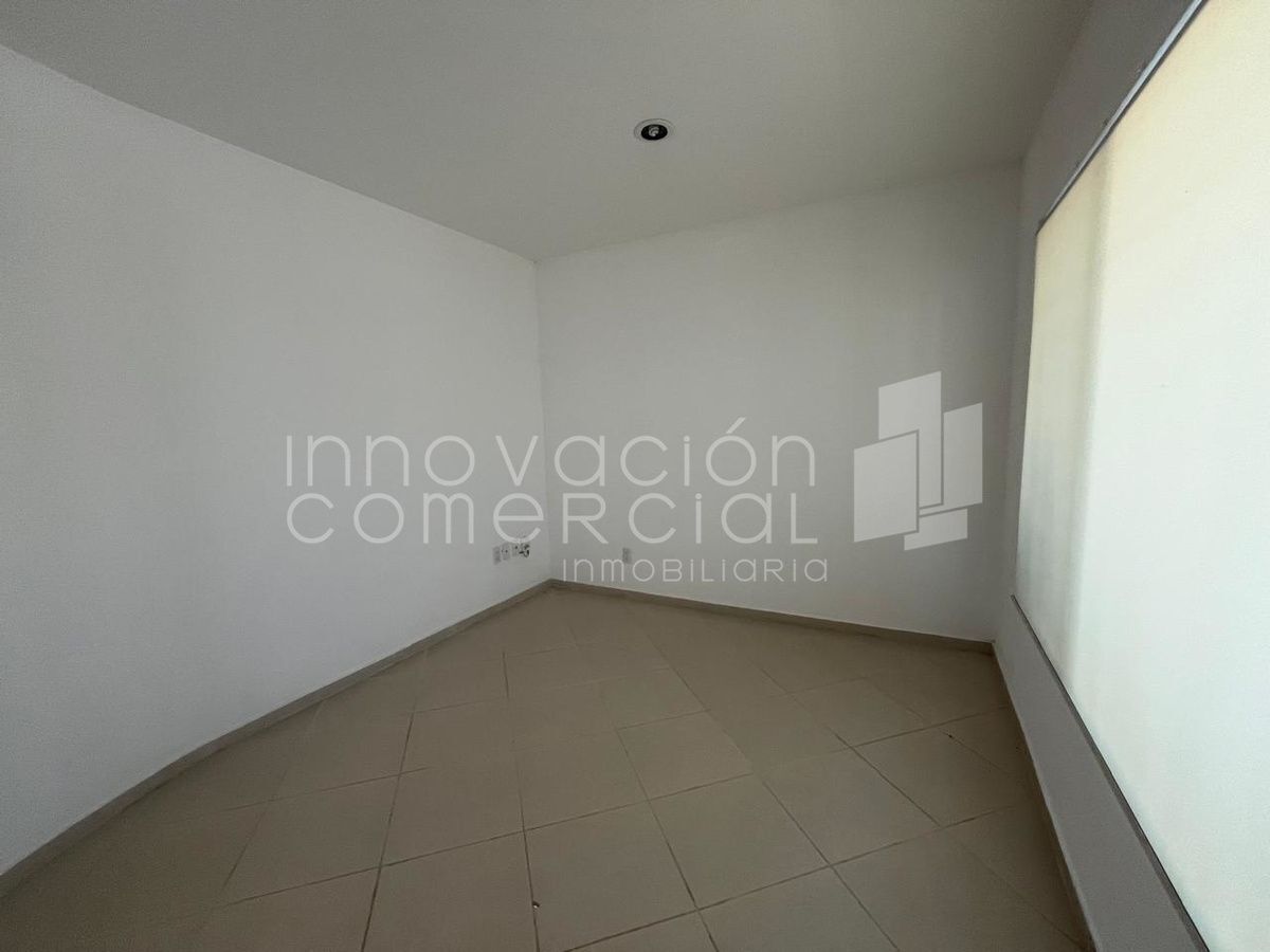 23 de 25: Sala