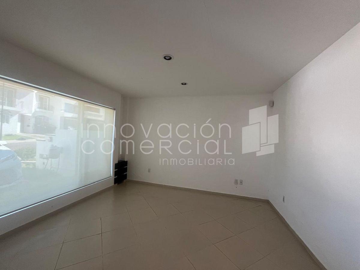 24 de 25: Estudio en planta baja