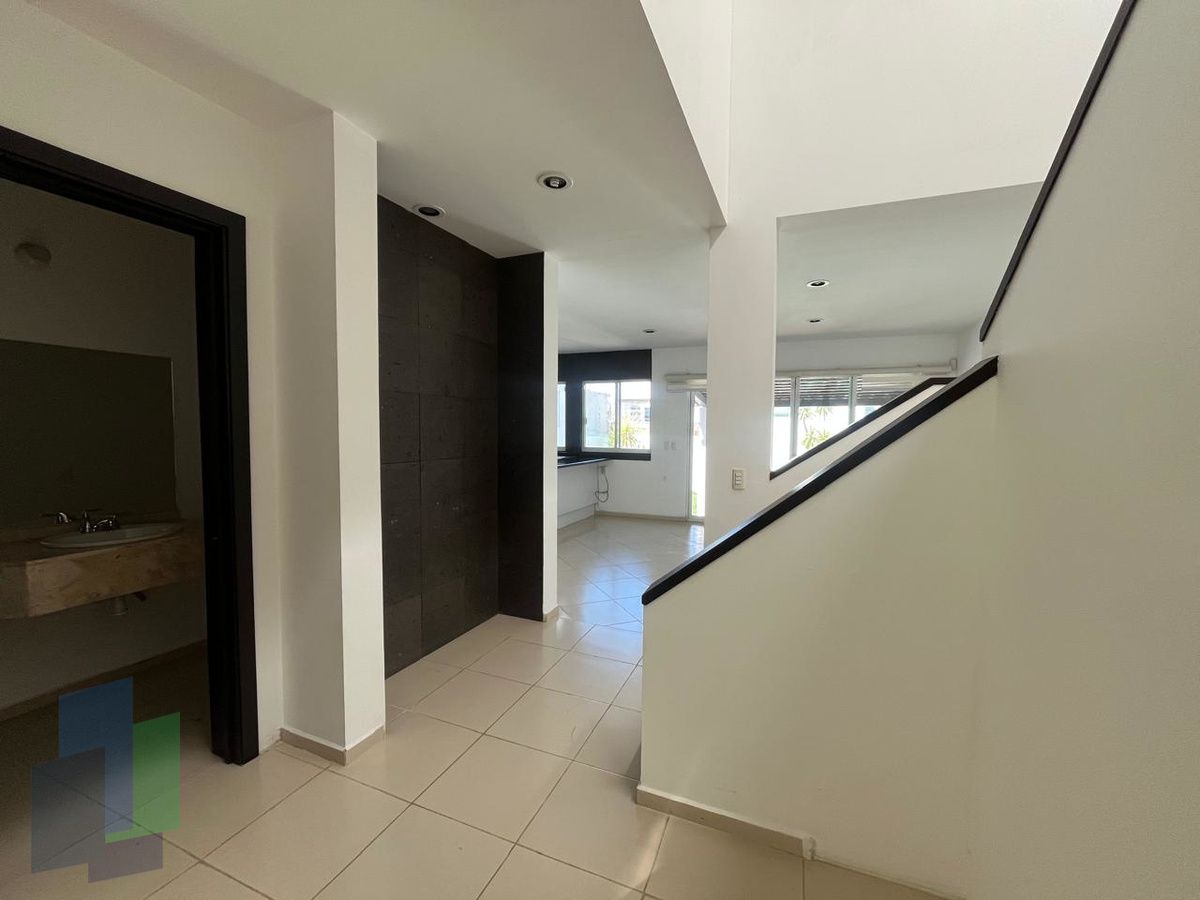 8 de 34: Medio baño