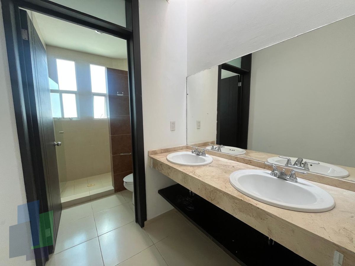 24 de 34: Baño principal