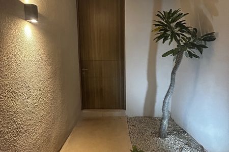 CASA COM PAINÉIS SOLARES CHOLUL VITUA