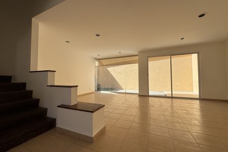 House for rent in Hacienda de las Palmas