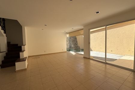 House for rent in Hacienda de las Palmas