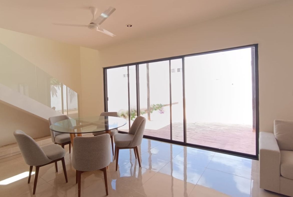 4 of 29: COMEDOR Y TERRAZA