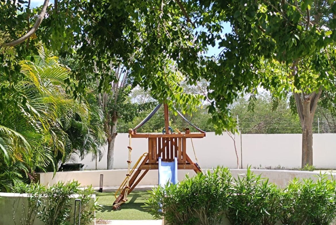 23 of 29: PARQUE PRIVADA