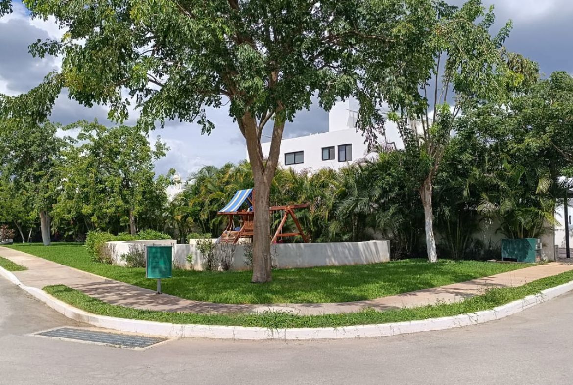 27 of 29: PARQUE PRIVADA