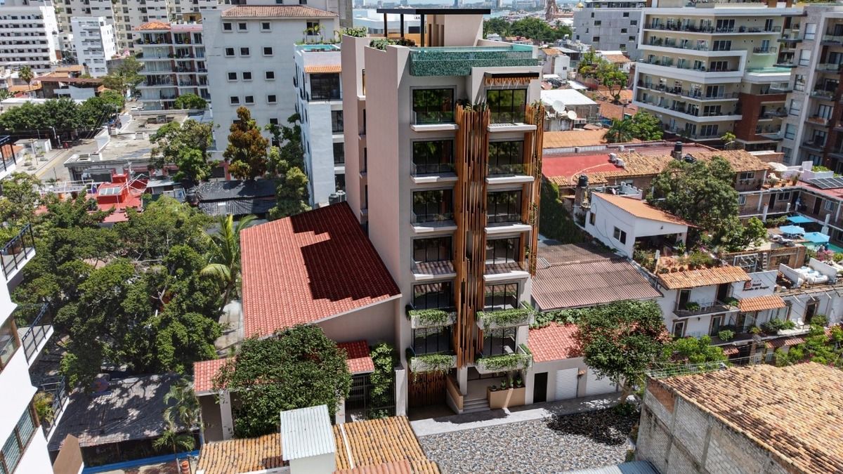 1 de 7: Fachada de día