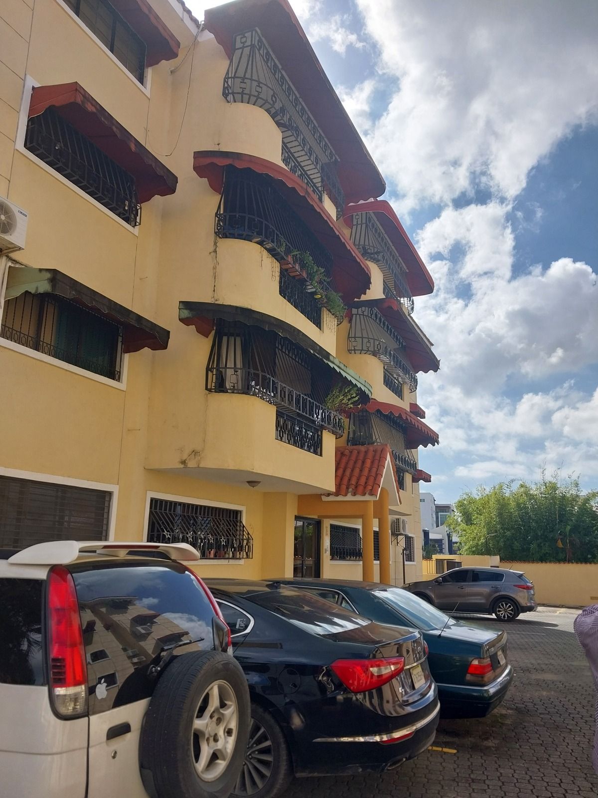 12 de 16: Fachada edificio