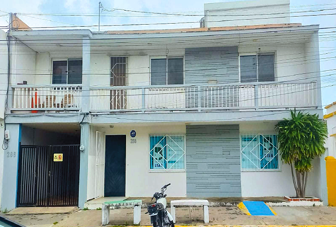 Edificio de departamentos y local en venta en Col. Zaragoza. VERACRUZ, VER.