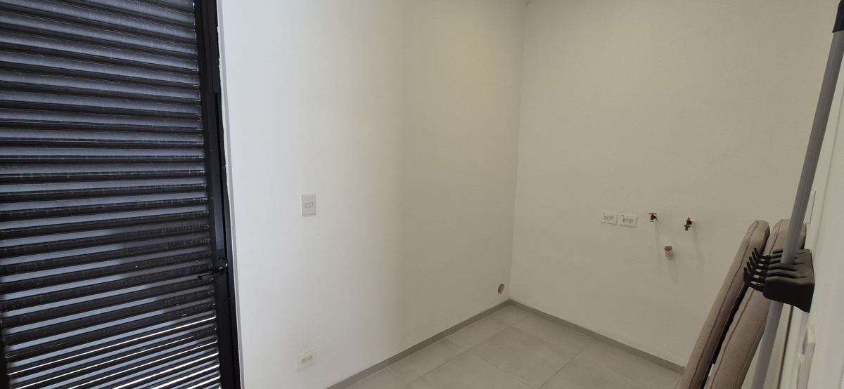 23 de 26: CUARTO DE SERVICIO