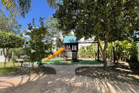 Casa Amueblada en Privada, Excelente Ubicación en Temozón con Paneles Solares