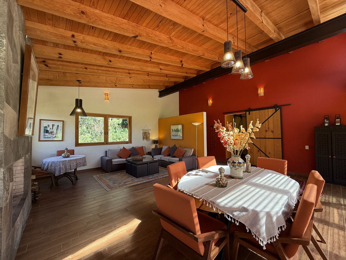 9 of 35: Comedor interior