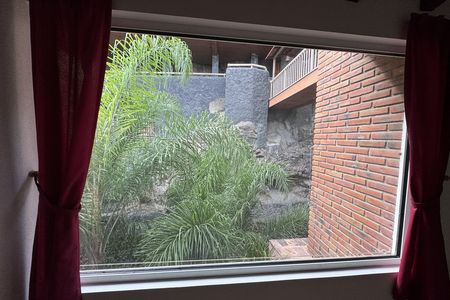 Apartamento tipo loft mobiliado e com serviços de frente para o Lago Juriquilla