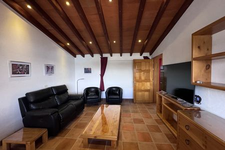 Apartamento tipo loft mobiliado e com serviços de frente para o Lago Juriquilla