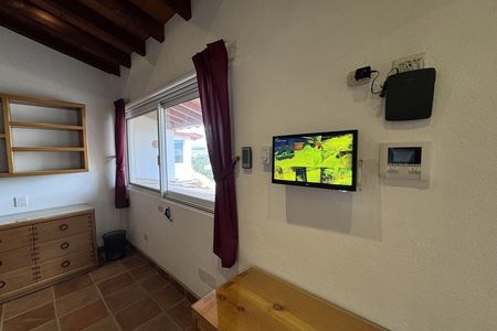 Apartamento tipo loft mobiliado e com serviços de frente para o Lago Juriquilla