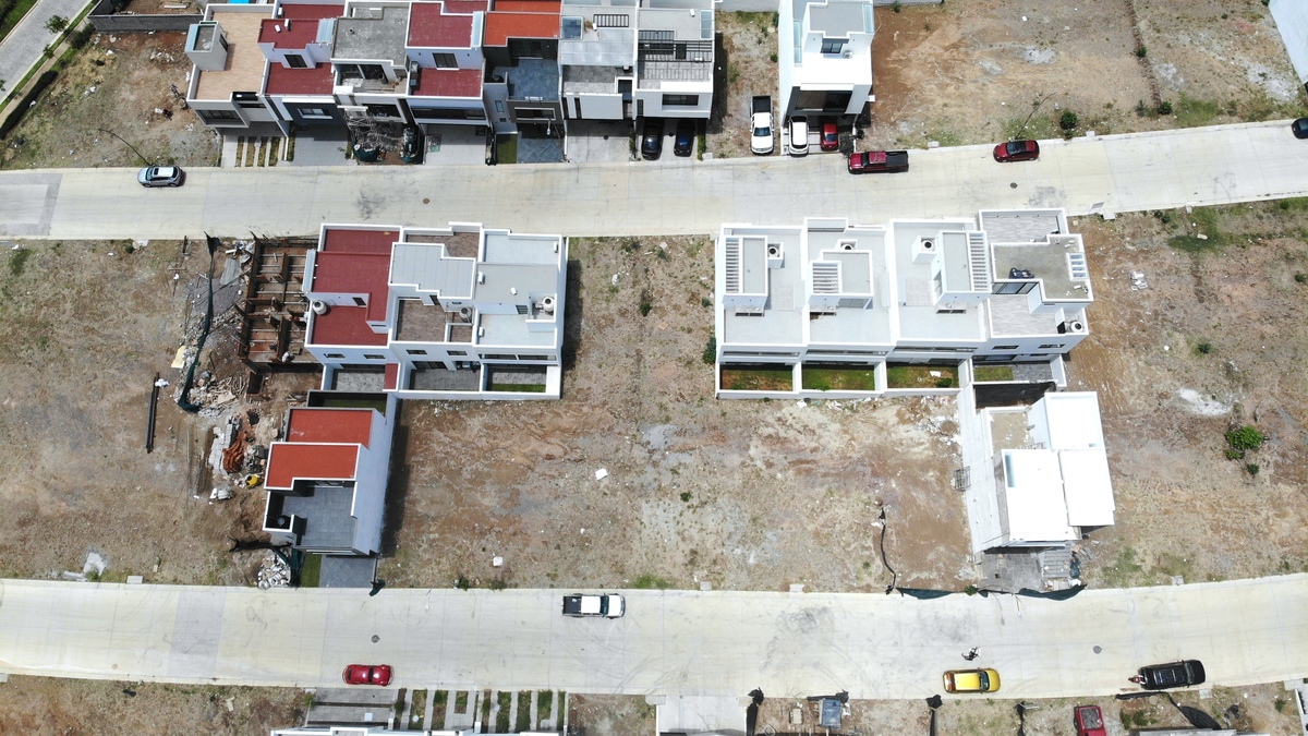 6 of 9: Foto aérea del terreno