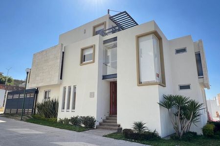 Casa para Alugar em La Vista com sala de jogos