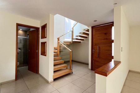 Casa para Alugar em La Vista com sala de jogos