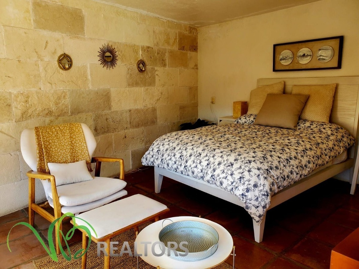 28 of 35: 4a recámara ubicada fuera de la casa principal