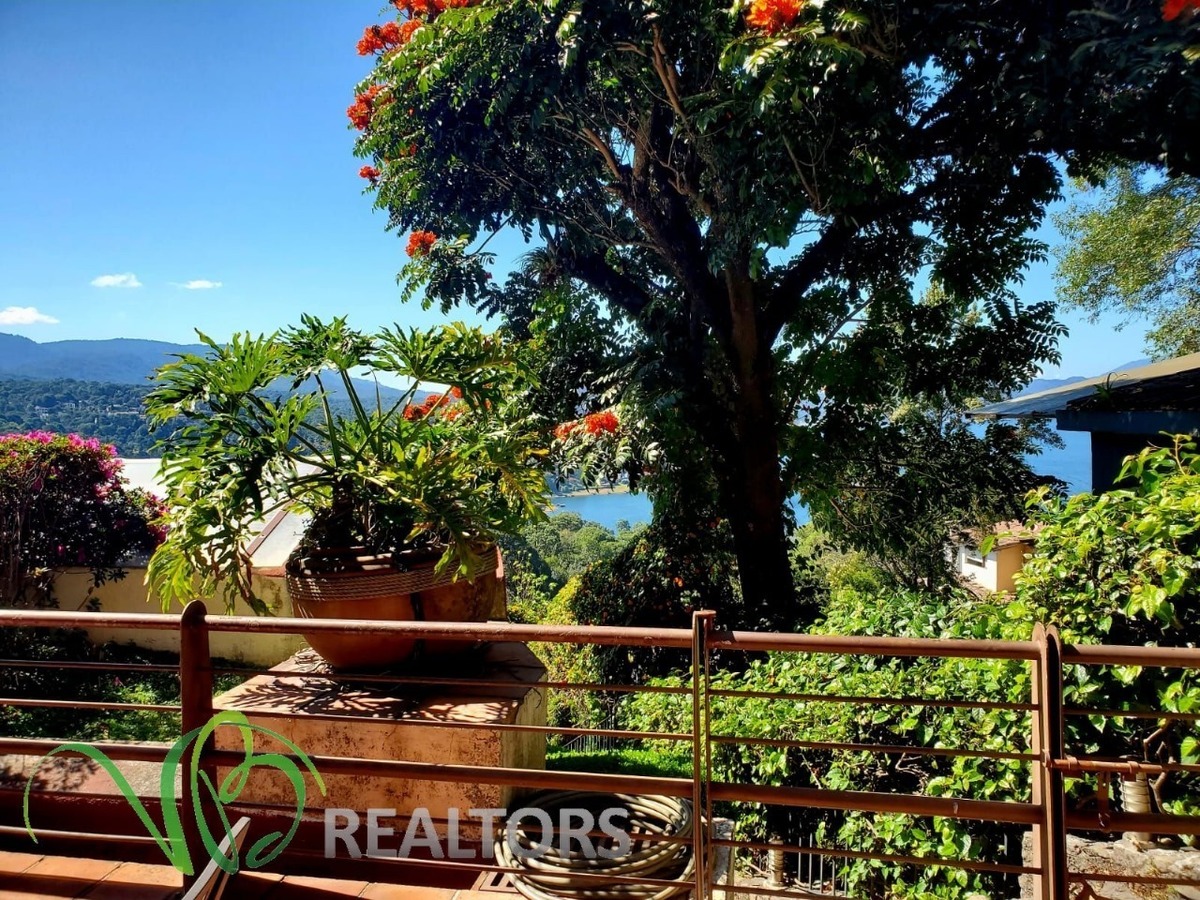 24 of 35: Balcón recámaras