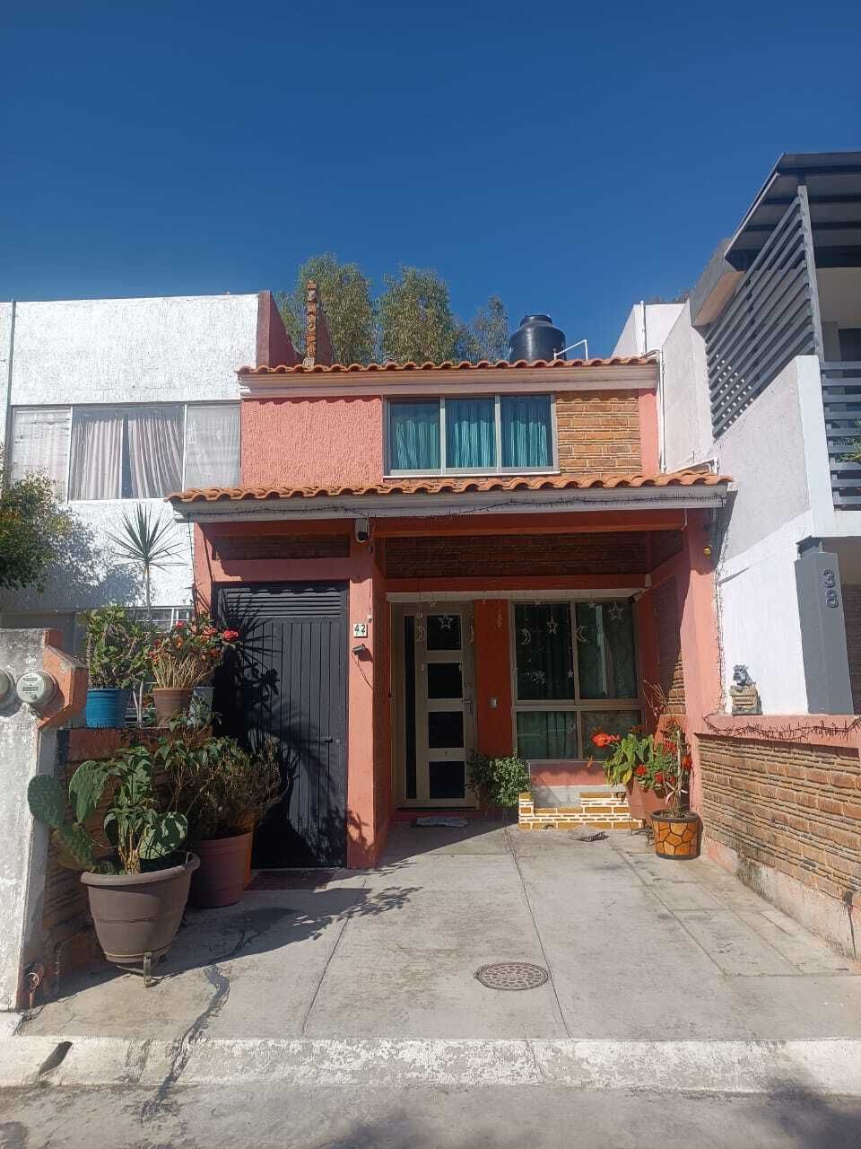 4 de 35: Fachada 1