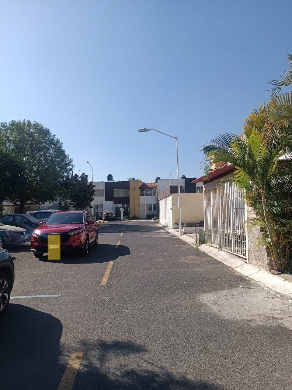 29 de 35: Calle frente a casa