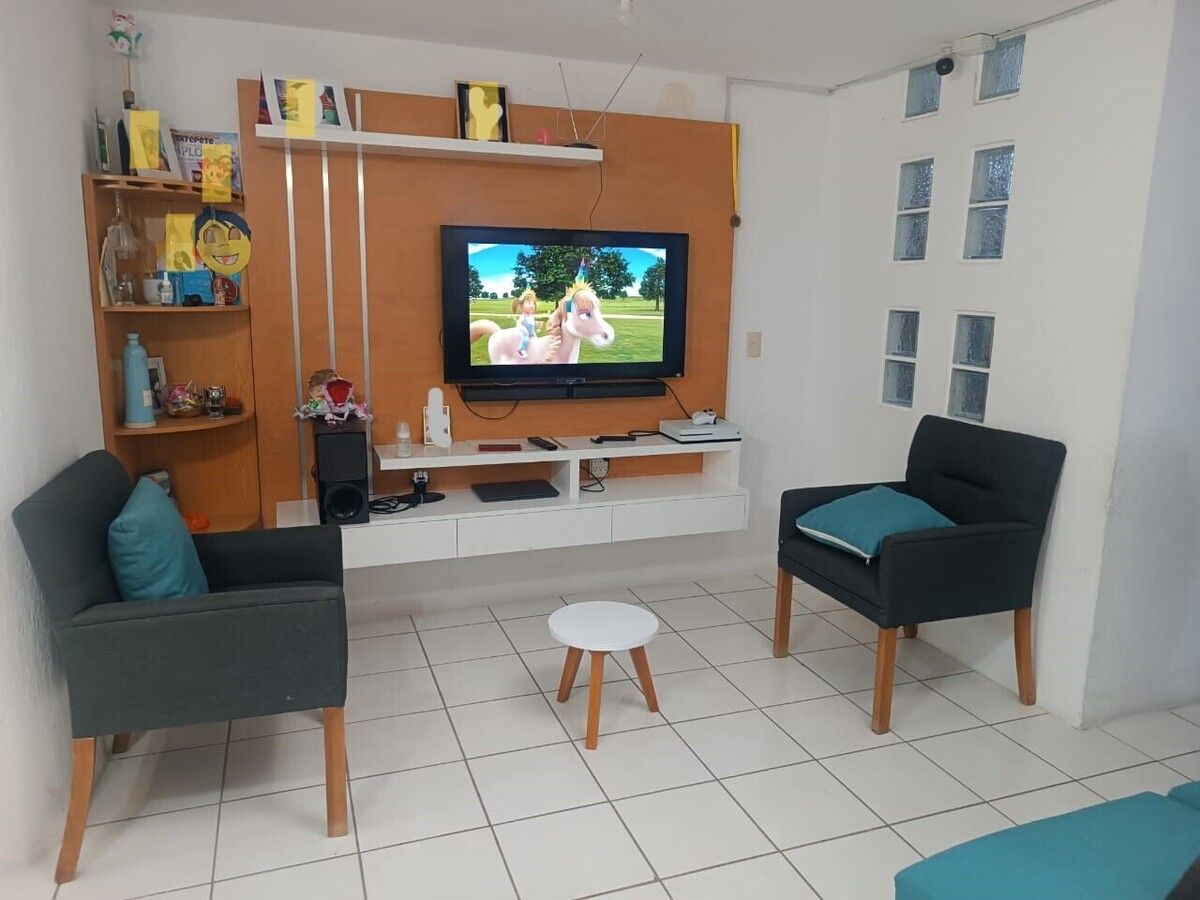 9 de 35: Área de TV 1