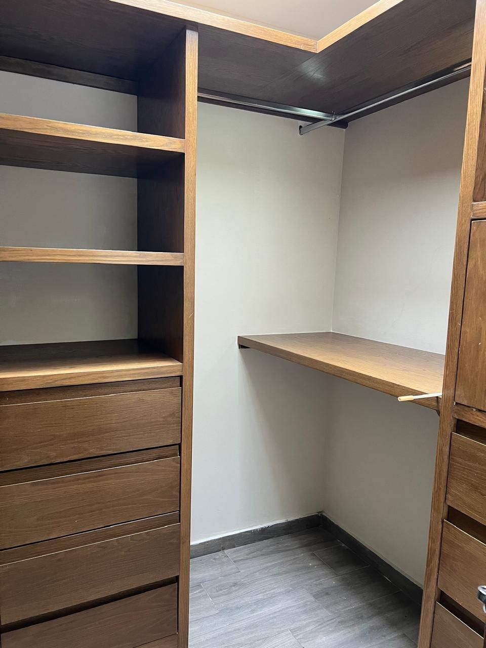 27 de 29: clóset vestidor