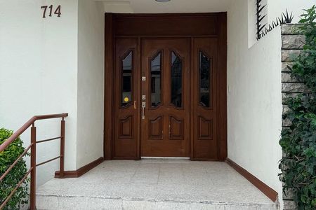 CASA PARA ALUGAR NO VISTA HERMOSA