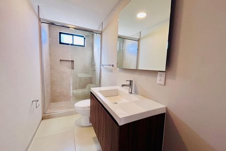 Incrível apartamento no térreo com jardim em Juriquilla