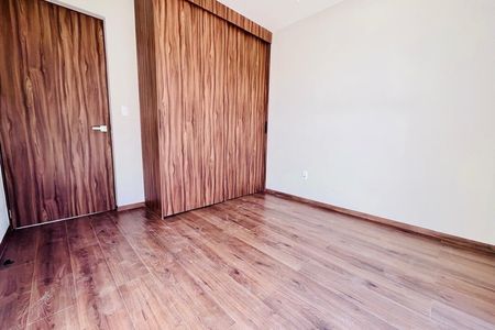 Incrível apartamento no térreo com jardim em Juriquilla