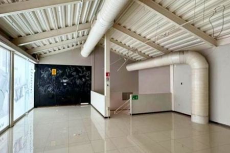 Local comercial en Renta, 516.40 M2, Av. Paseo de los Leones.- $193,593 +iva