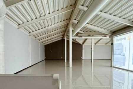 Local comercial en Renta, 516.40 M2, Av. Paseo de los Leones.- $193,593 +iva
