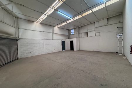 RENTA DE 4 BODEGAS INDUSTRIALES EN SAUZAL, ENSENADA B.C