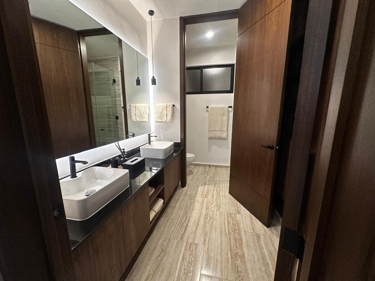 26 de 31: Baño principal