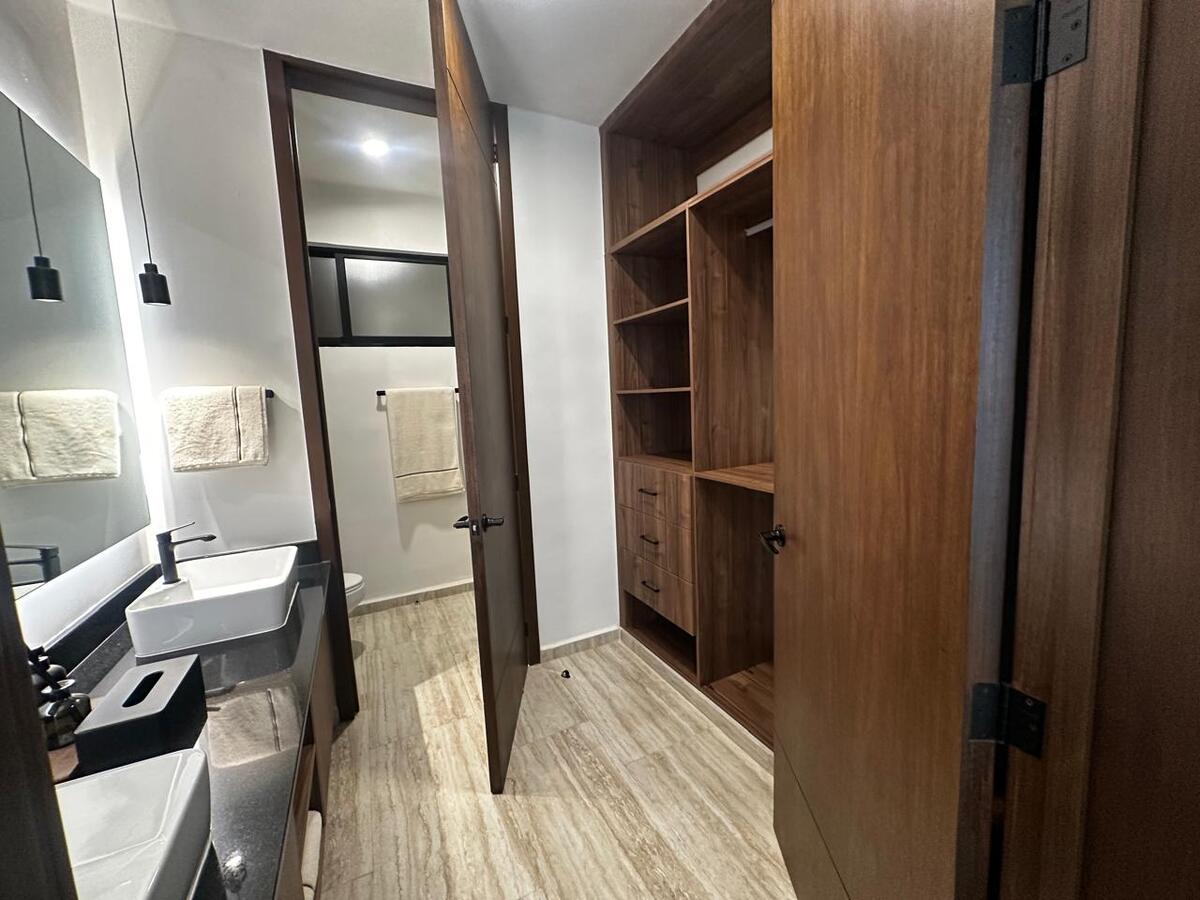 28 de 31: Closet principal