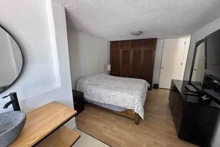 Excelente departamento AMUEBLADO para renta