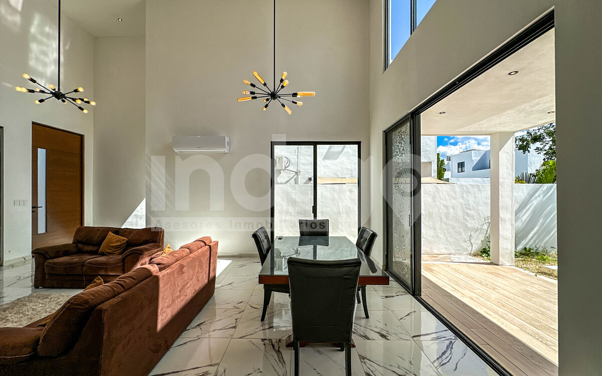 9 de 50: Comedor con Salida a la Terraza