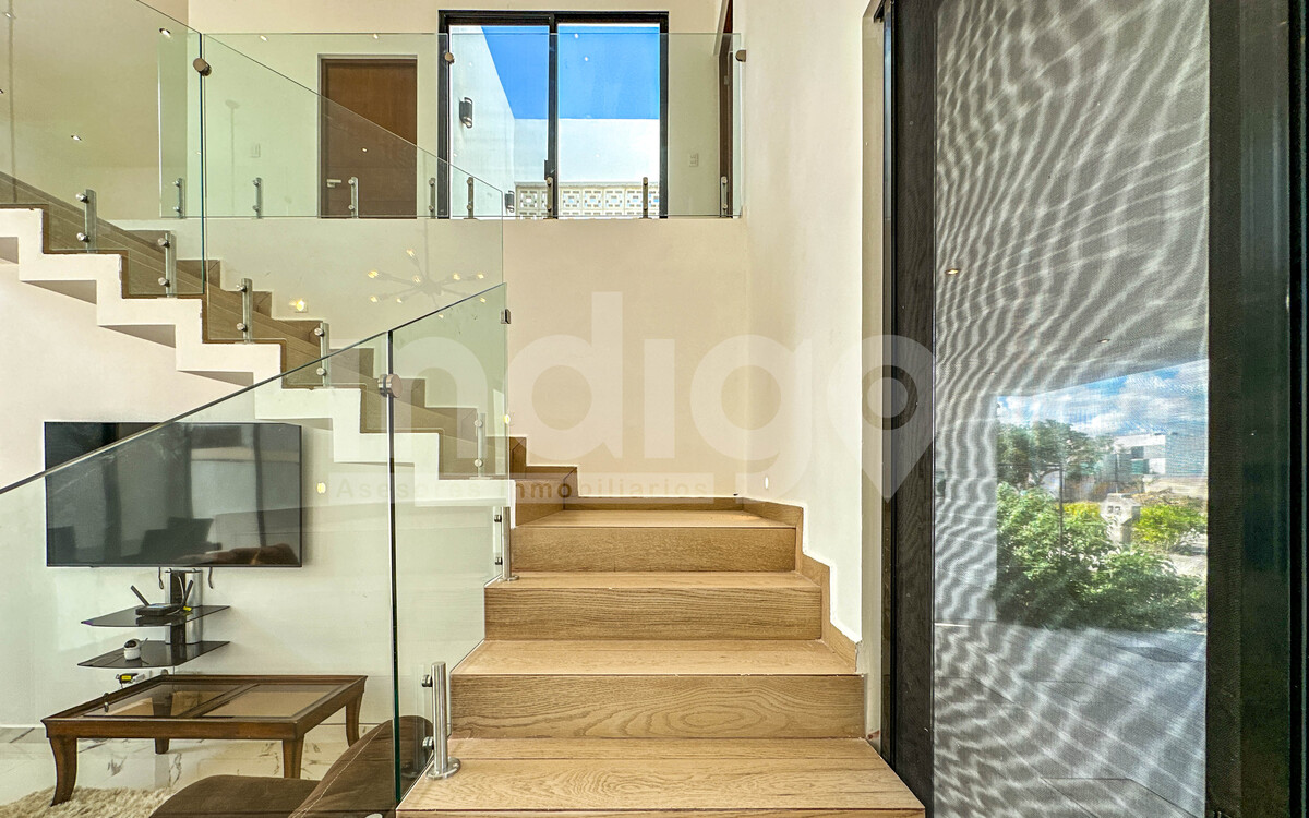 22 de 50: Escalera Planta Alta